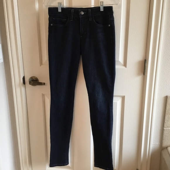 Joe’s dark wash mid-rise skinny jeans Chelsea Fit - Picture 2 of 11